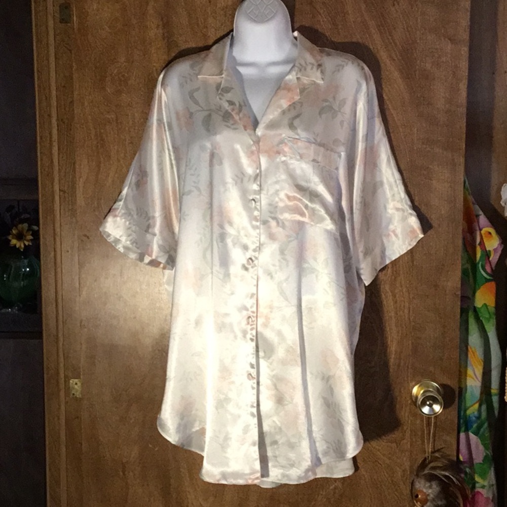 NWT Satiny Nightshirt 🔥